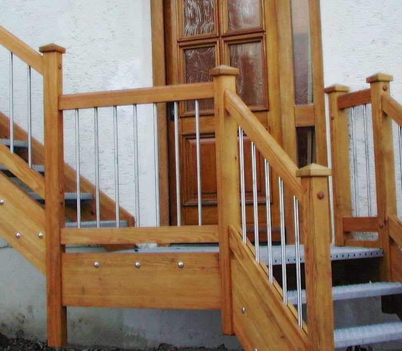 Aussentreppe mit Edelstahltrittstufen